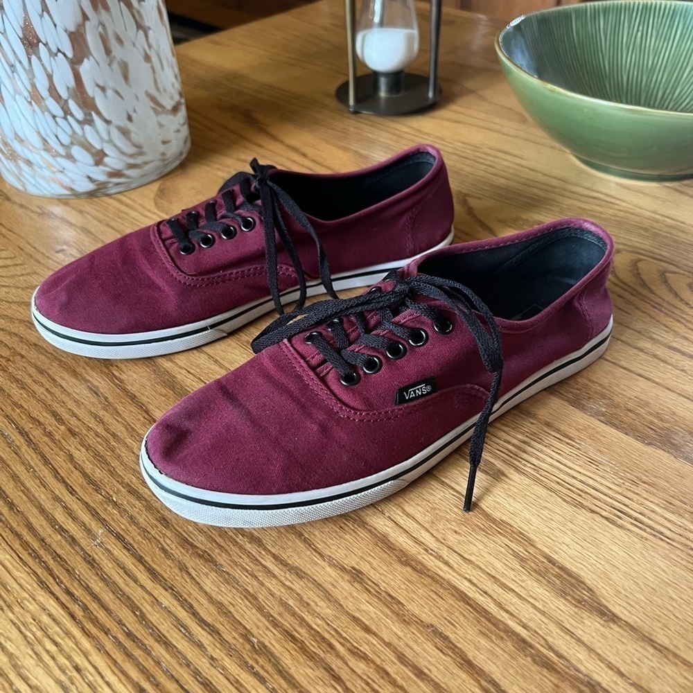 Van Sneakers Women’s 9 Off The Wall Marrow Lace Up Skippy Shoes